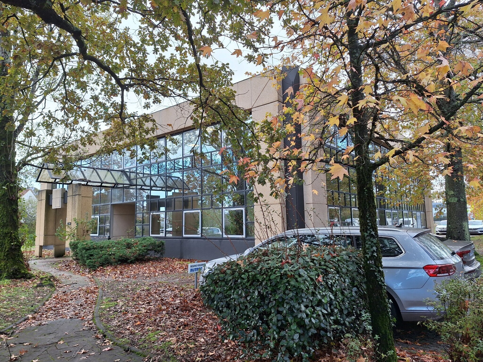 9 Avenue Léonard De Vinci, Pessac for lease Building Photo- Image 1 of 9