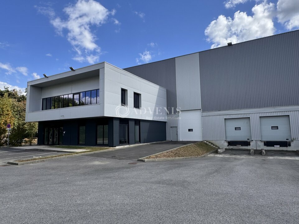 Industrial in Collégien for lease Building Photo- Image 1 of 10