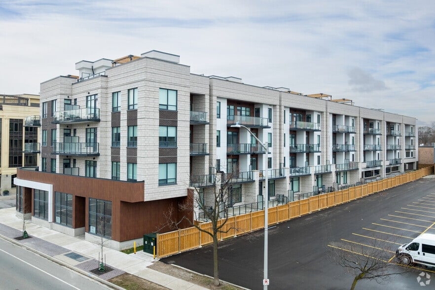 123 Maurice Dr, Oakville, ON for lease - Building Photo - Image 2 of 4