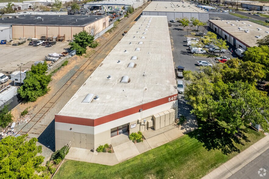 5401 Warehouse Way, Sacramento, CA à louer - Photo du bâtiment - Image 3 de 4