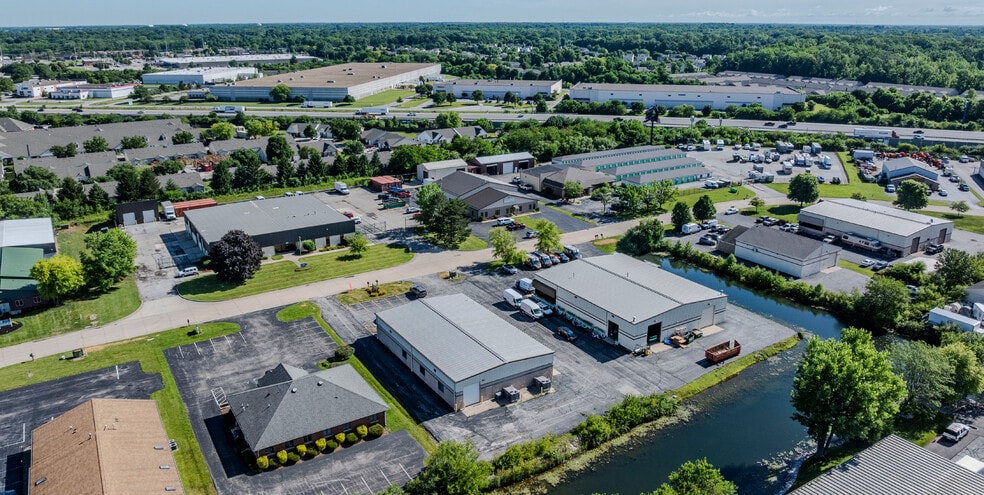 5235 Commerce Cir, Indianapolis, IN for lease - Building Photo - Image 2 of 3