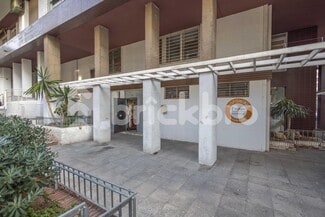 Plus de détails pour Multi-résidentiel à vendre
