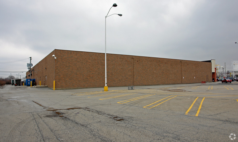 7000 S Pulaski Rd, Chicago, IL for lease - Building Photo - Image 3 of 10