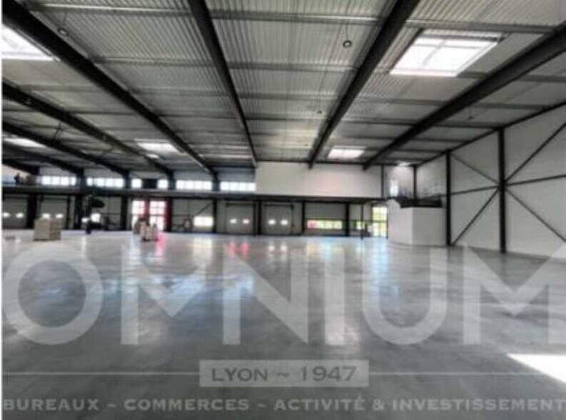 Office in Dagneux for lease - Building Photo - Image 3 of 7