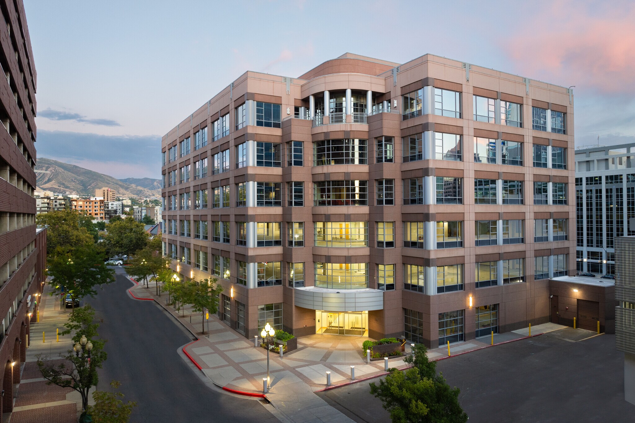 150 E Social Hall Ave, Salt Lake City, UT à louer Photo principale- Image 1 de 32