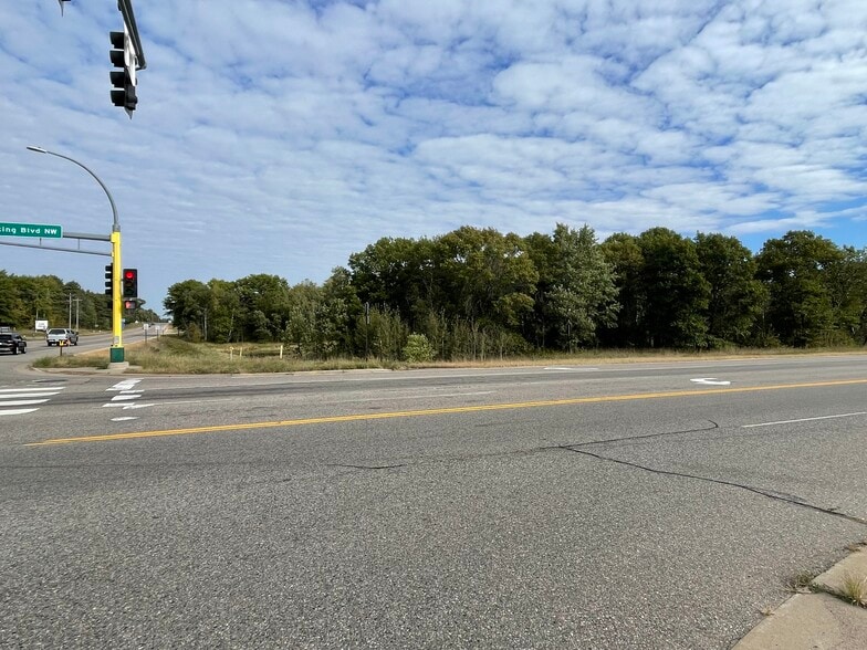 Viking Blvd NW, Oak Grove, MN à vendre - Photo du bâtiment - Image 2 de 4