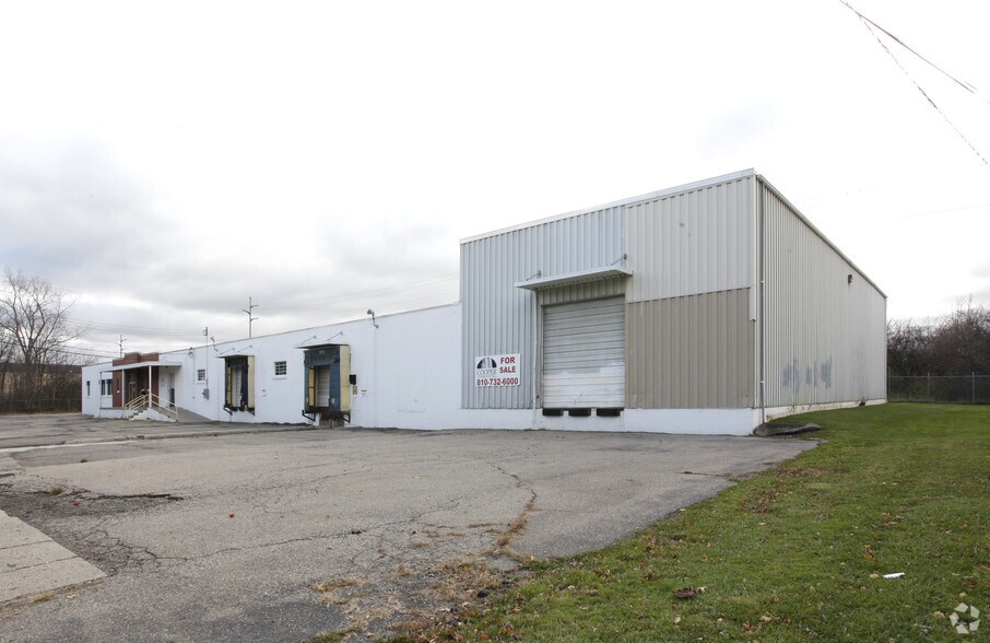 2424 Kansas Ave, Flint, MI à vendre - Photo du bâtiment - Image 2 de 4