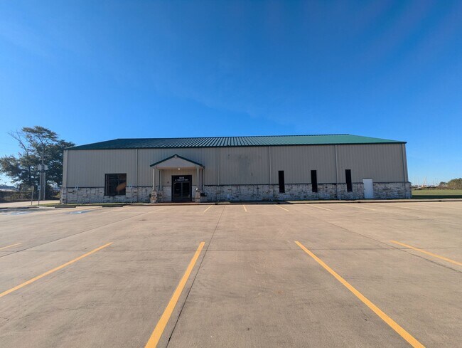 Plus de détails pour 5315 N Twin City Hwy, Nederland, TX - Bureau, Industriel à louer