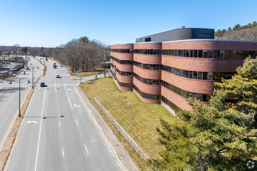 20 Burlington Mall Rd, Burlington, MA à louer - Photo du bâtiment - Image 2 de 6