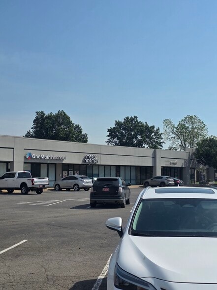 1300-1336 S York St, Muskogee, OK for lease - Building Photo - Image 3 of 14