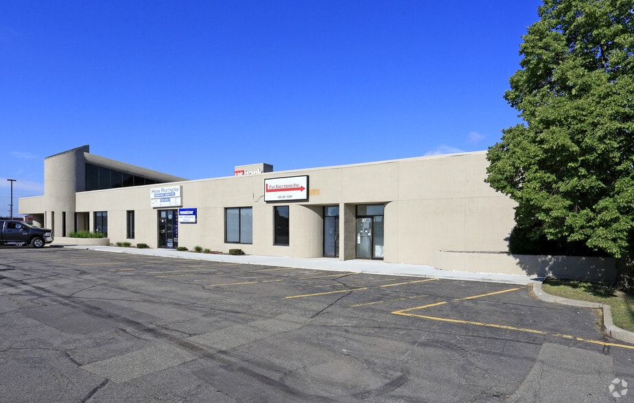 27-37 N 33rd Ave N, Saint Cloud, MN for lease - Building Photo - Image 3 of 3