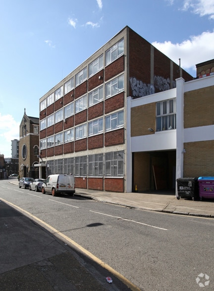 22-27 The Oval, London for lease - Building Photo - Image 2 of 16