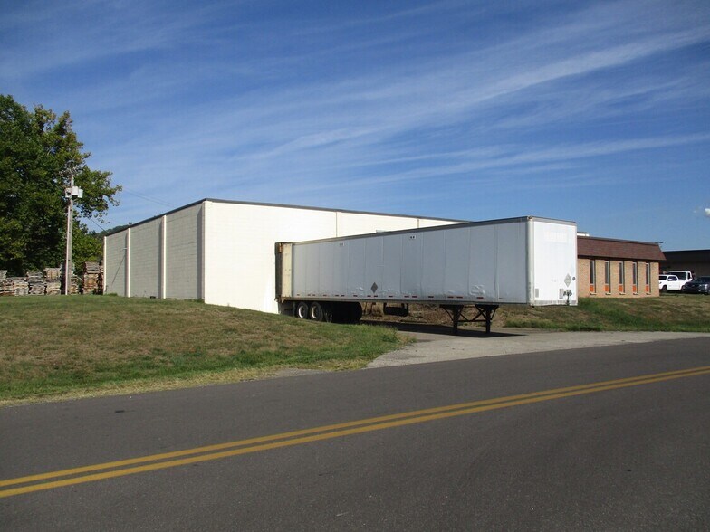 49 Craddock Way, Poca, WV à louer - Photo du bâtiment - Image 1 de 11