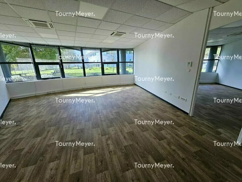 Office in Mérignac for lease Building Photo- Image 1 of 7