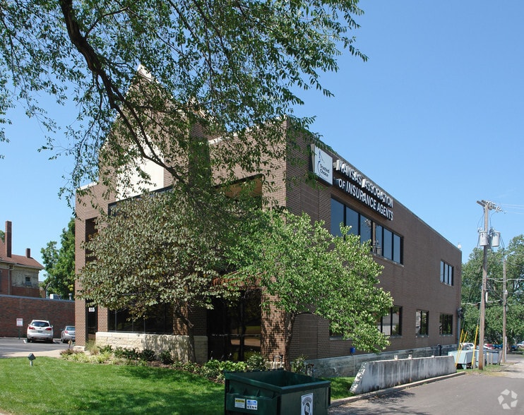 815 SW Topeka Blvd, Topeka, KS à louer - Photo du bâtiment - Image 2 de 2