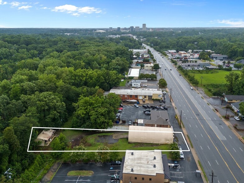 730 Wade Hampton Blvd, Greenville, SC à vendre - Aérien - Image 2 de 24