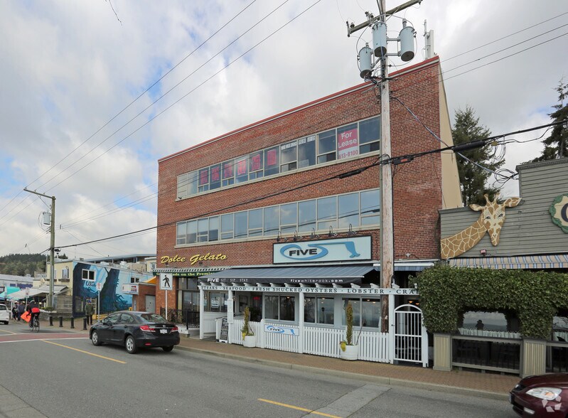 15045-15047 Marine Dr, White Rock, BC à louer - Photo du bâtiment - Image 3 de 12