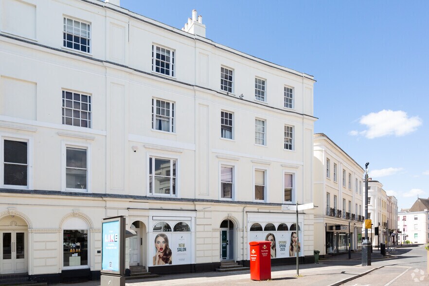 20-21 Clarence St, Cheltenham à vendre - Photo du bâtiment - Image 2 de 2