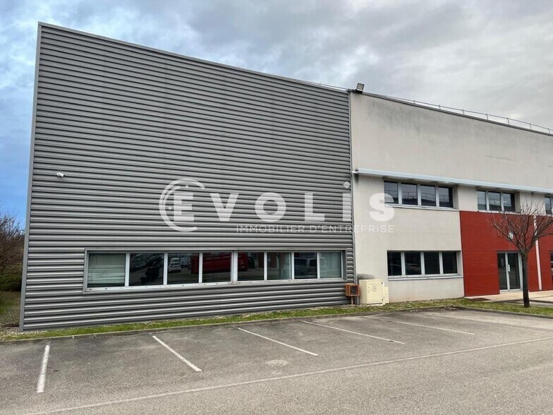 50 Rue Jean Zay, Saint-Priest for lease - Building Photo - Image 2 of 76