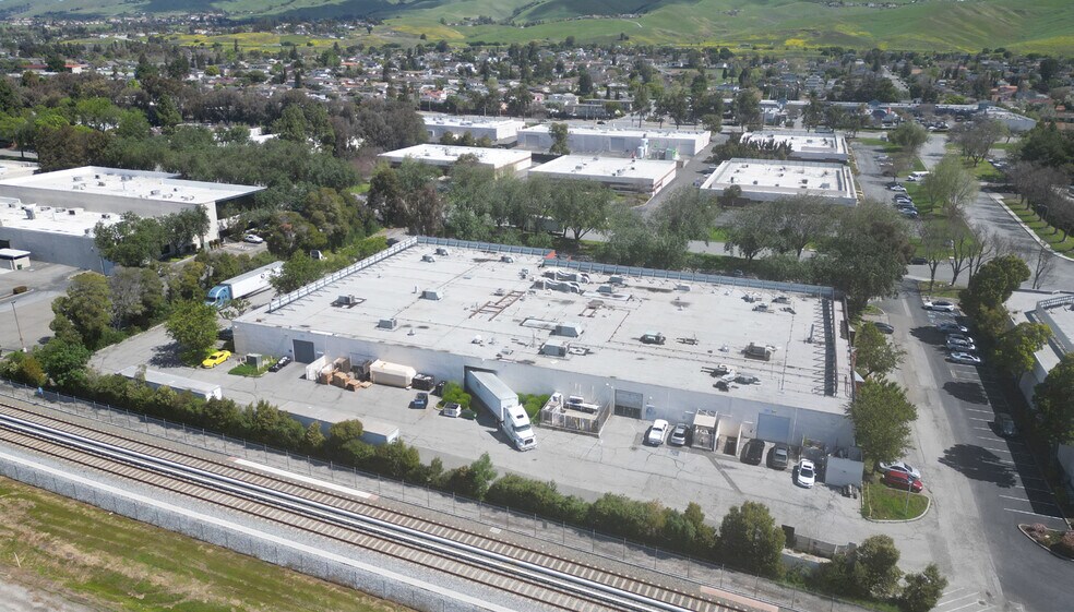 47817-47823 Westinghouse Dr, Fremont, CA à louer - Photo du bâtiment - Image 2 de 6