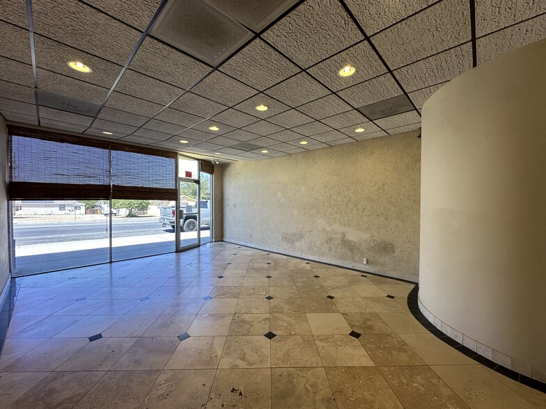 147 Kern St, Taft, CA for lease - Building Photo - Image 3 of 6