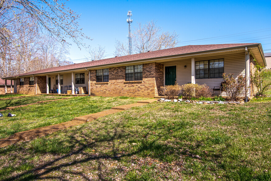 100 Sherry Ln, Dickson, TN à vendre - Photo du bâtiment - Image 2 de 42