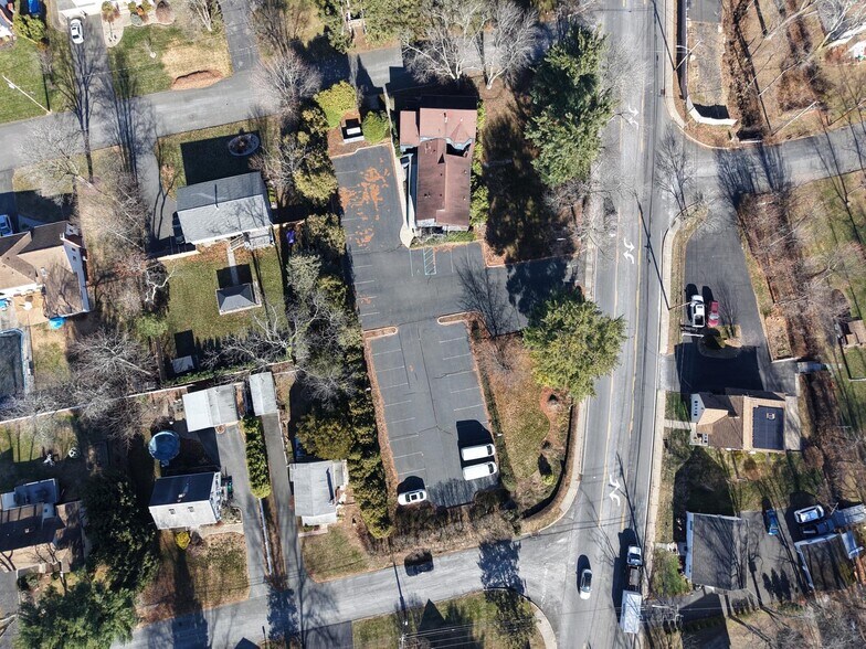 57 N Middletown Rd, Nanuet, NY à louer - Photo du bâtiment - Image 1 de 14