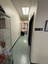 4840 W Desert Inn Rd, Las Vegas, NV à louer Photo intérieure- Image 2 de 7