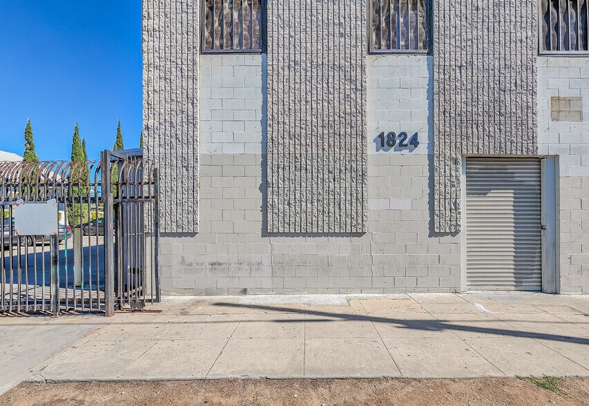 1824 Magnolia Ave, Los Angeles, CA à louer - Photo du bâtiment - Image 3 de 6
