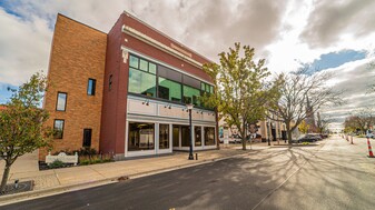 Health Mart Pharmacies - Parc de stationnement couvert