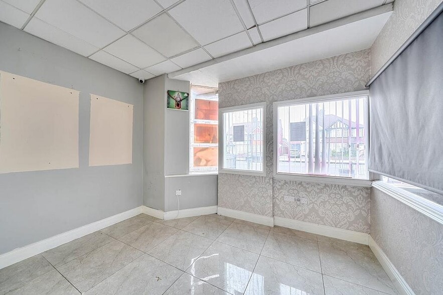 493 Kenton Rd, Harrow for lease - Building Photo - Image 3 of 8