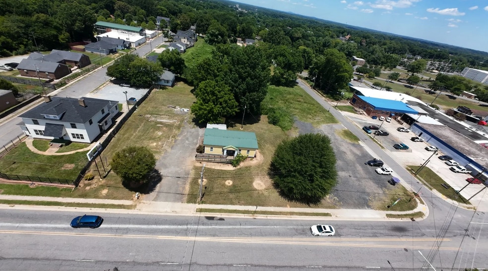 524 W Airline Ave, Gastonia, NC à vendre - Photo du bâtiment - Image 2 de 5
