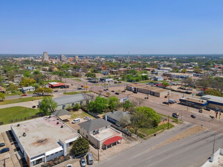 521 N 18th St, Waco, TX à vendre - Photo du bâtiment - Image 2 de 28