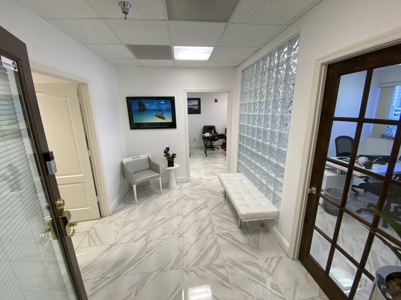 1111 Kane Concourse, Bay Harbor Islands, FL for lease Building Photo- Image 1 of 37