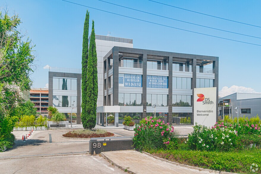 Carretera Fuencarral, 98, Alcobendas, Madrid à louer - Photo du bâtiment - Image 2 de 11