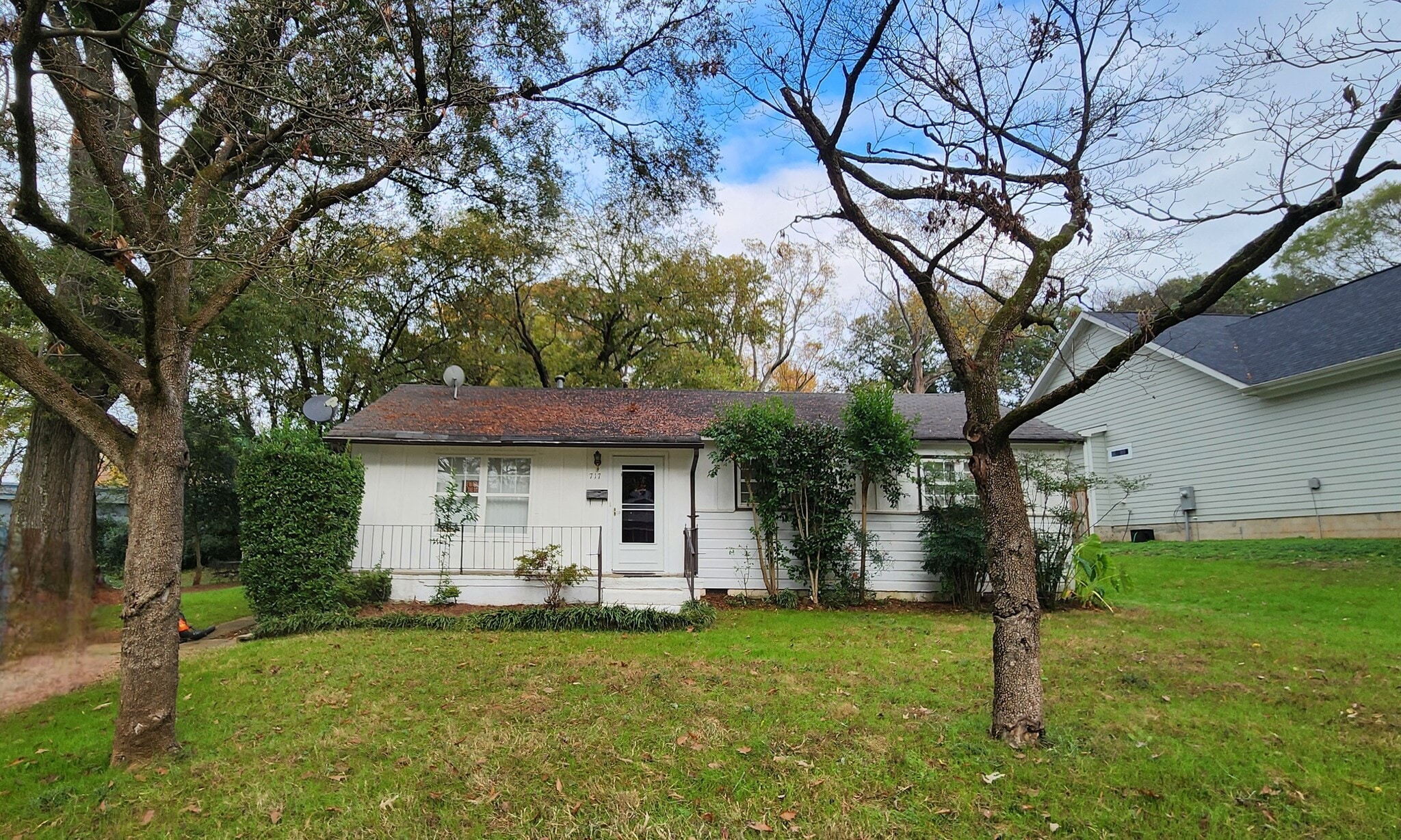 717 Tennyson Dr, Charlotte, NC for sale Primary Photo- Image 1 of 6