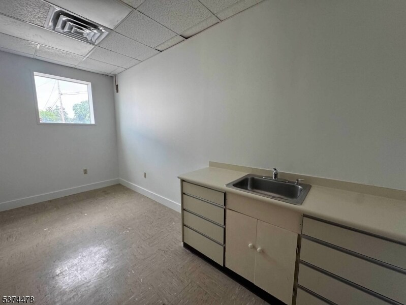 481 Memorial Pky, Phillipsburg, NJ for lease Interior Photo- Image 1 of 17