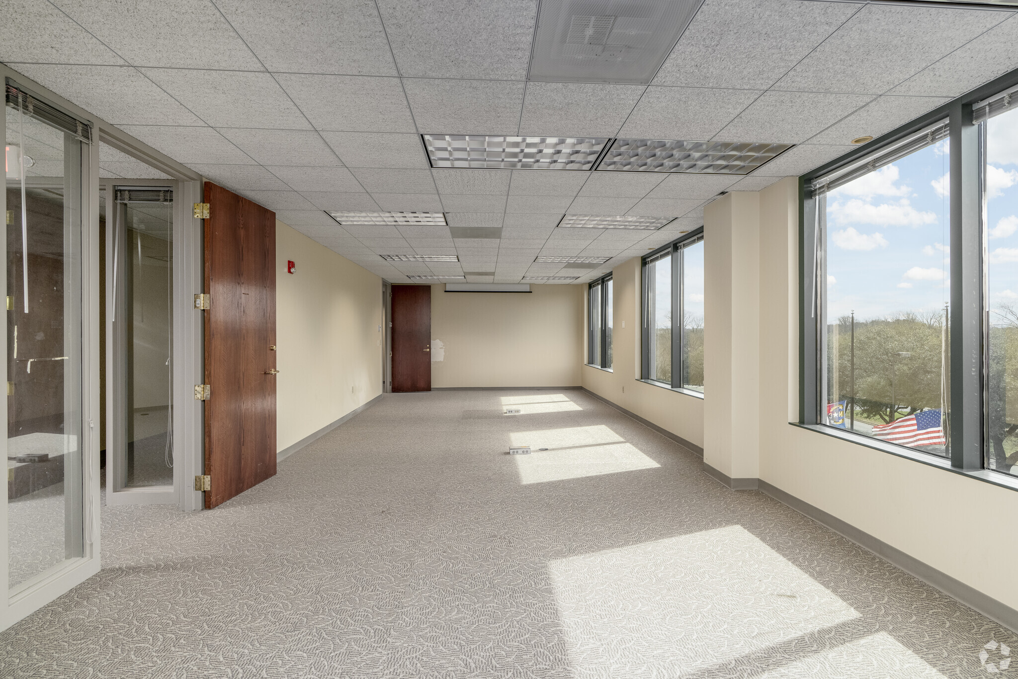 9144 Arrowpoint Blvd, Charlotte, NC for sale Interior Photo- Image 1 of 8