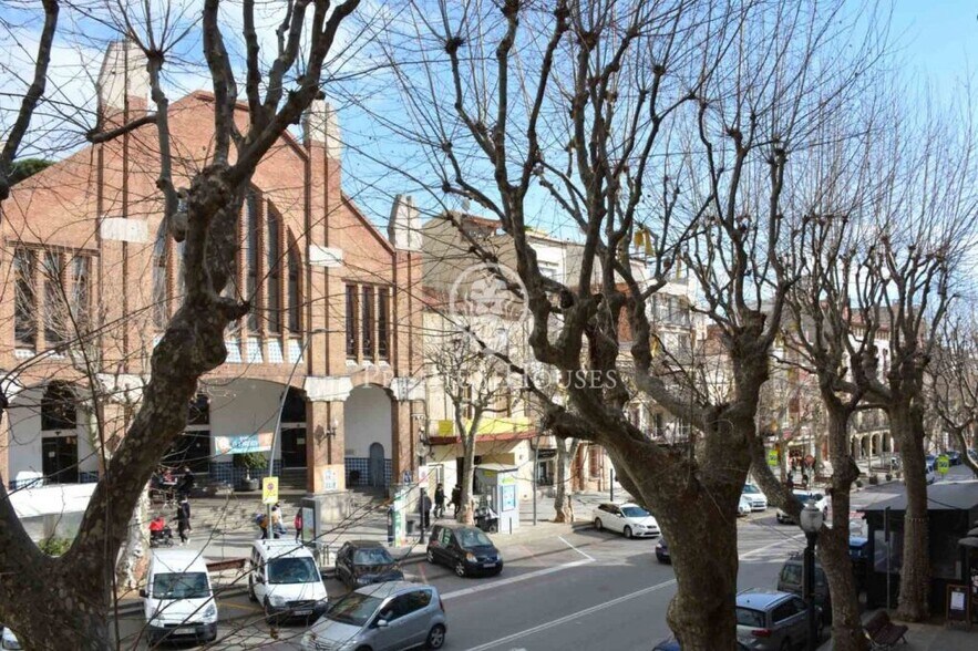 Immeuble residentiel dans Arenys de Munt, Barcelona à vendre - Photo intérieure - Image 2 de 24