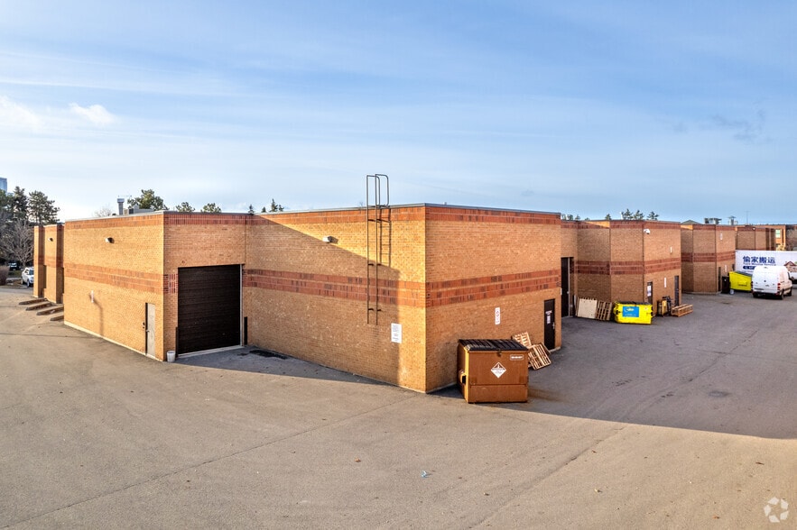 160 Applewood Cres, Vaughan, ON for lease - Building Photo - Image 3 of 3