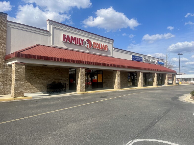 1009-1021 Crossroads Plaza Dr, Moody, AL for lease - Building Photo - Image 1 of 2