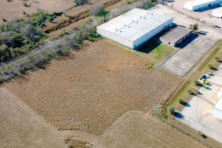 3705 Houston Hwy, Victoria, TX à vendre - Photo du bâtiment - Image 2 de 6