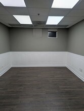 533 W North Ave, Elmhurst, IL for sale Interior Photo- Image 2 of 3