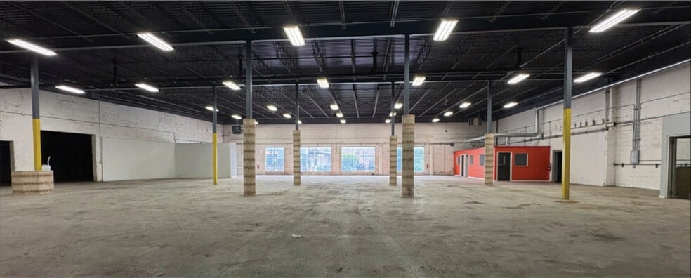 1850-1860 N Elston Ave, Chicago, IL for lease - Interior Photo - Image 2 of 6