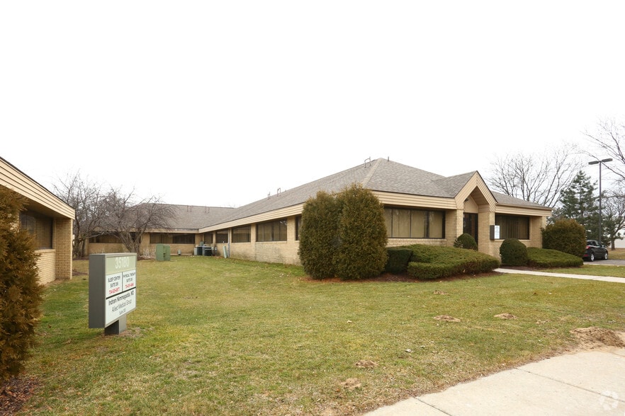 35150 Nankin Blvd, Westland, MI for sale - Building Photo - Image 2 of 8