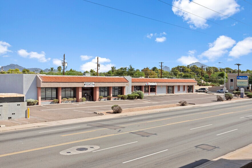 2434-2446 E Thomas Rd, Phoenix, AZ à louer - Photo du bâtiment - Image 3 de 11