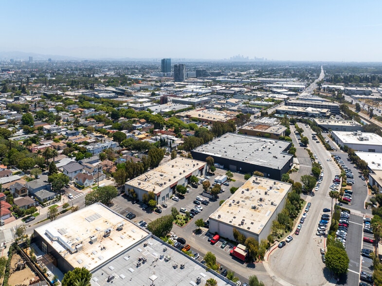 8637-8649 Hayden Pl, Culver City, CA à louer - Photo du bâtiment - Image 3 de 8