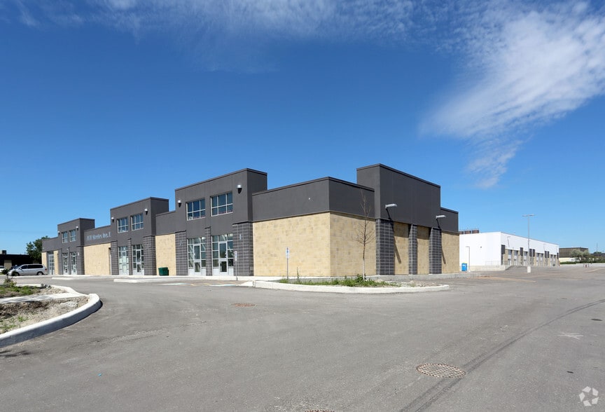 2070 Steeles Ave E, Brampton, ON for sale - Primary Photo - Image 1 of 1