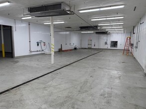 706 Oscar St, Eugene, OR for lease Interior Photo- Image 1 of 6