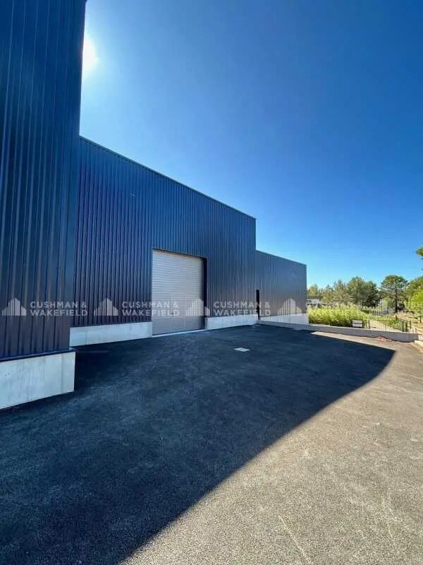 523 Avenue De Berlin, Signes for lease Building Photo- Image 1 of 11